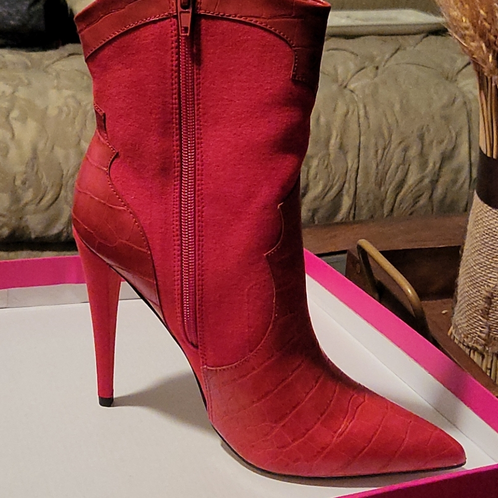 SHOEDAZZLE CAPRI BOOTIES
